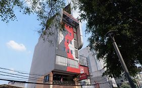 Reddoorz Plus @ Thamrin